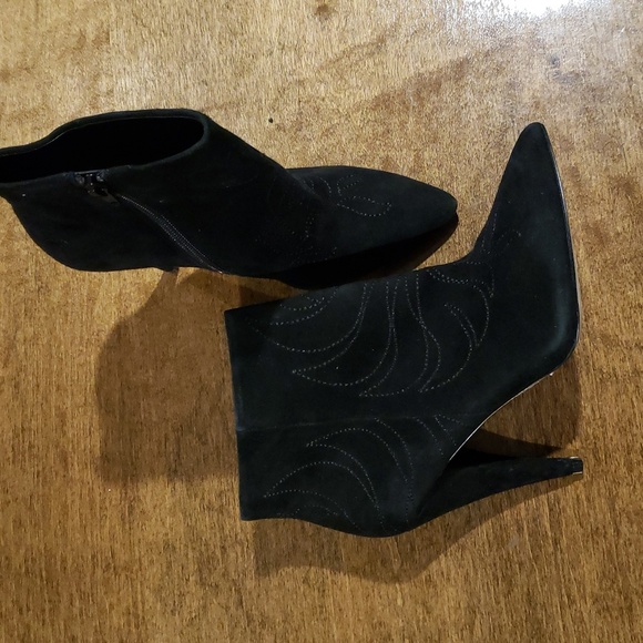 ALDO Black Western Embroidered Booties Sz 7 - Picture 1 of 7